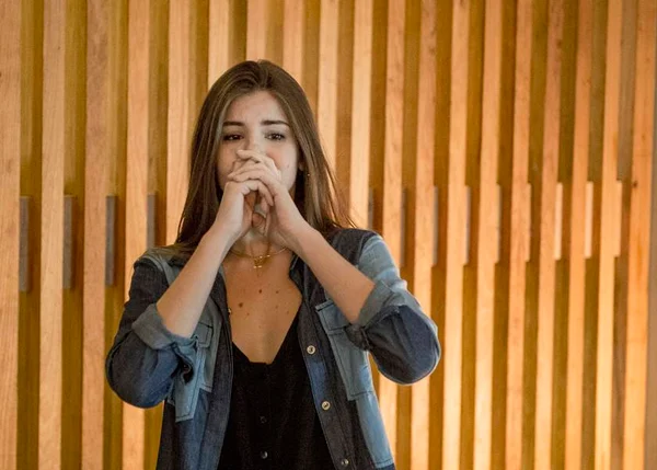 Angel (Camila Queiroz) em Verdades Secretas