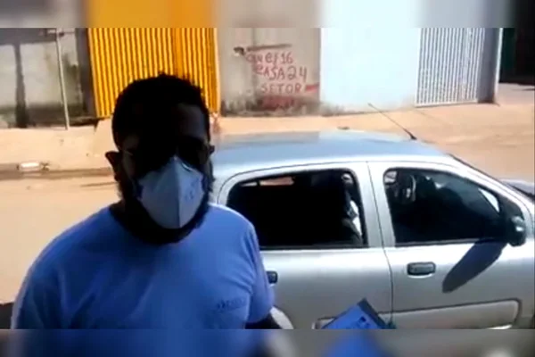 pesquisador em vídeo