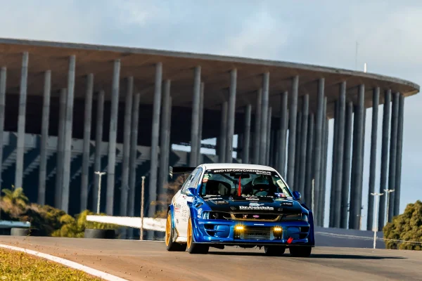 Piloto brasiliense alerta sobre racha: “Lugar de acelerar é no autódromo”