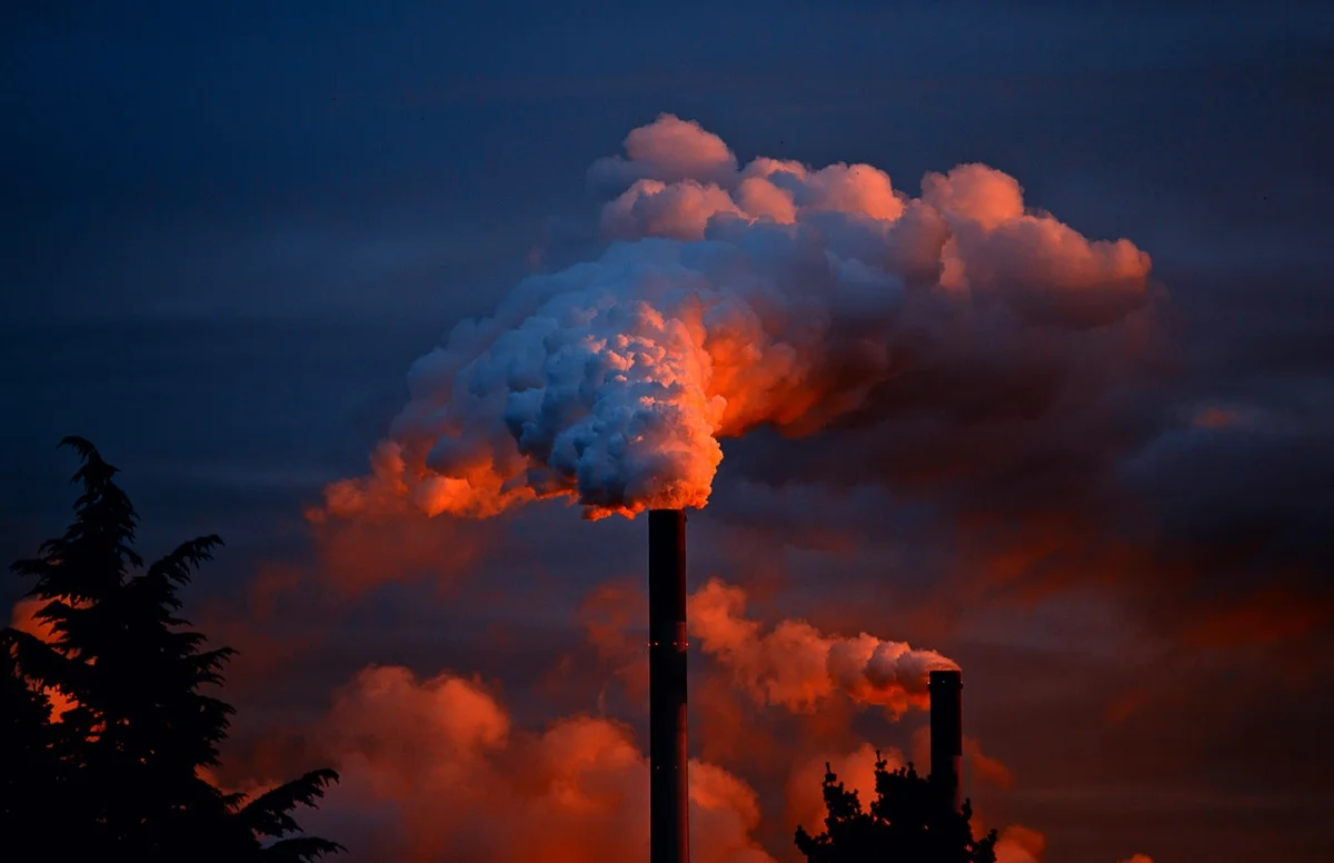 9 - Ação climática e saúde pública: Diretrizes Globais de Qualidade do Ar da OMS provaram que danos ambientais prejudicam também a saúde humana. Diante disso, a instituição vai trabalhar para fornecer apoio a 50 países que se comprometeram a garantir a redução nas emissões de carbono produzidas pelo setor da saúde 9 - Ação climática e saúde pública: Diretrizes Globais de Qualidade do Ar da OMS provaram que danos ambientais prejudicam também a saúde humana. Diante disso, a instituição vai trabalhar para fornecer apoio a 50 países que se comprometeram a garantir a redução nas emissões de carbono produzidas pelo setor da saúde
