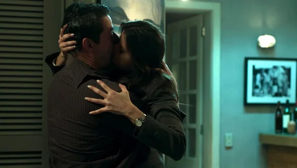 Maria Pia (Mariana Santos) e Malagueta (Marcelo Serrado) em Pega Pega