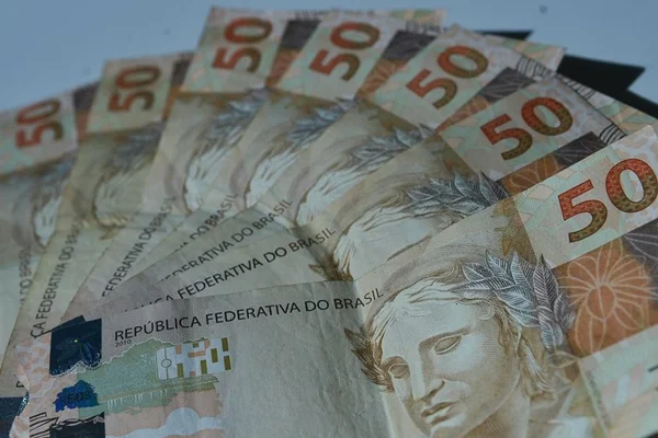 Rio precisa de R$ 1,2 bi para pagar servidores, diz secretário