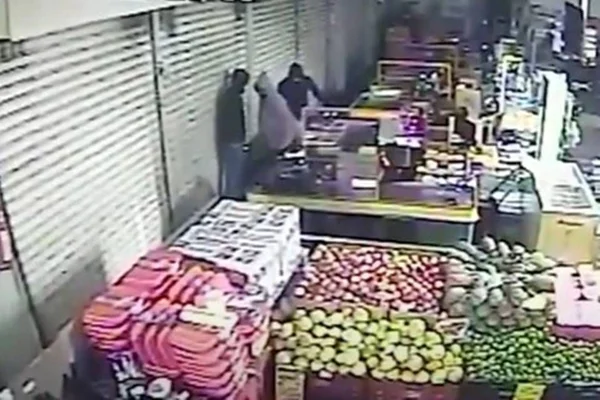 Envolvido em assalto a supermercado no DF é preso. Veja vídeo do crime