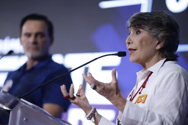 Erika critica parentes como suplentes: “Orçamento público não é doméstico” - destaque galeria Erika critica parentes como suplentes: “Orçamento público não é doméstico” - destaque galeria