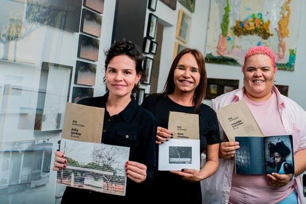 Júlia Godoy, Bete Coutinho e Amanda Carneiro