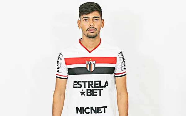 Imagem colorida de Guilherme Madruga, brasileiro indicado ao prêmio Puskás- Metrópoles