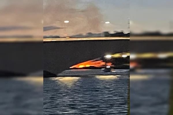 Incêndio margens Lago Paranoá