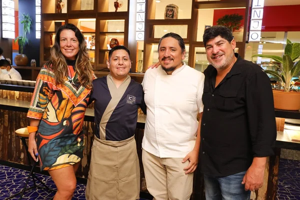 Adrianne Mesarina, Carlitos Artica, Marcos Espinoza e Coky Mesarina