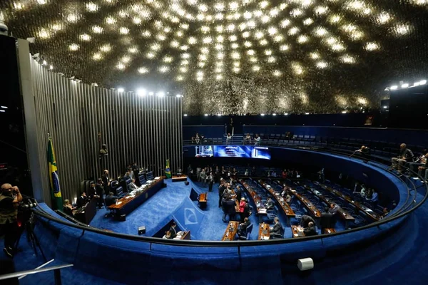 Senado aprova texto-base do projeto que amplia Supersimples