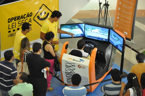 Fim da obrigação de simulador do Detran vai baratear CNH em 17% no DF