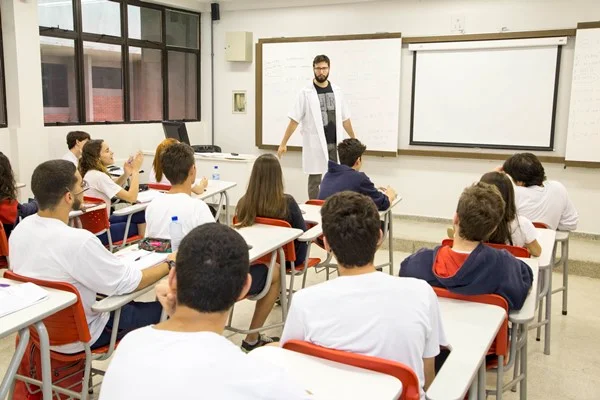 Dê à Educação o valor que ela merece, diz secretário Rafael Parente