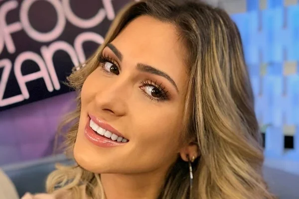 Após entrevista bombástica de Lívia Andrade, SBT se pronuncia
