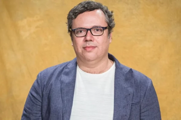 Foto colorida de João Emanuel Carneiro - Metrópoles