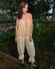 Calça de renda