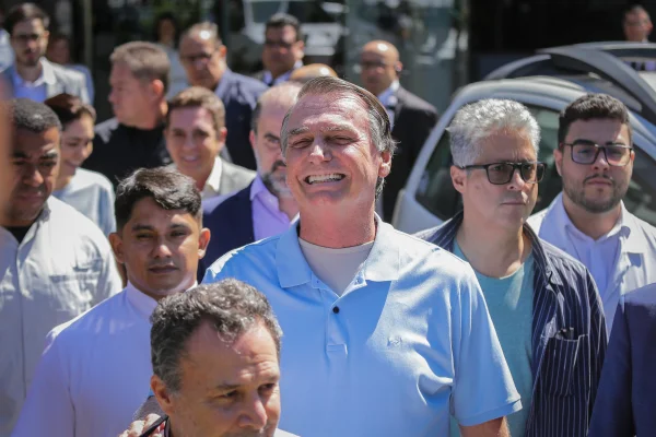 Jair Bolsonaro deixa o hospital DF Star após 22 dias de internação - Metrópoles