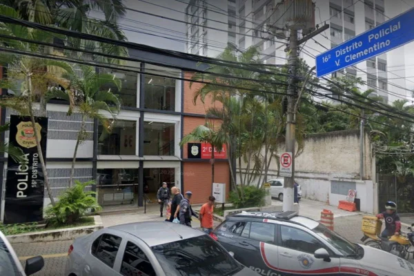 Imagem colorida mostra o 16ºDP (Vila Clementino) onde homem está preso - Metrópoles