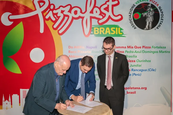 Senac firmando acordo