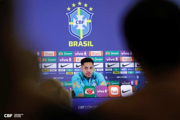 Imagem colorida de Vitor Roque