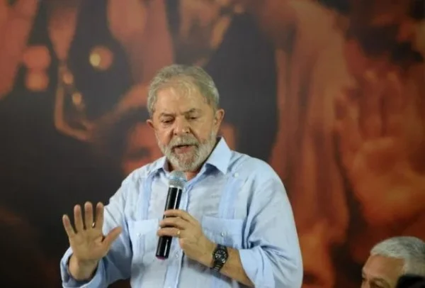 Luiz Inácio Lula da Silva, 35º presidente do Brasil. Ele tem cabelos brancos e barba branca - Metrópoles