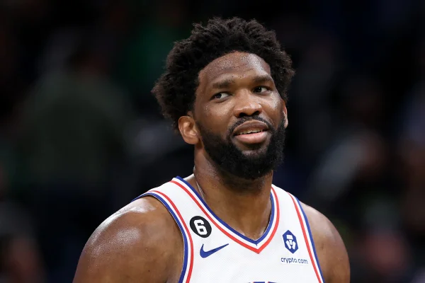 Franceses provocam Embiid nas Olimpíadas: “Devolva o passaporte”