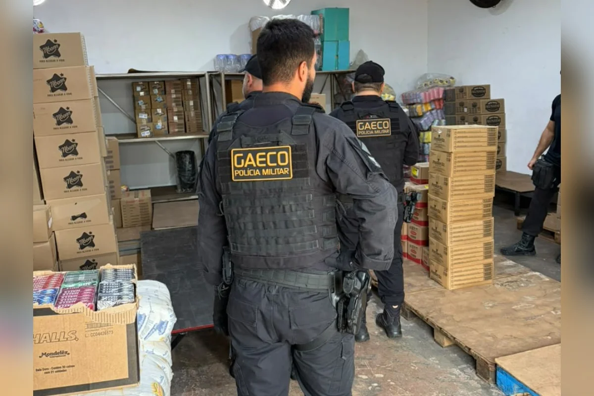 Policiais são suspeitos de usar os próprios cargos para facilitar a entrada de produtos ilícitos na unidade Policiais são suspeitos de usar os próprios cargos para facilitar a entrada de produtos ilícitos na unidade