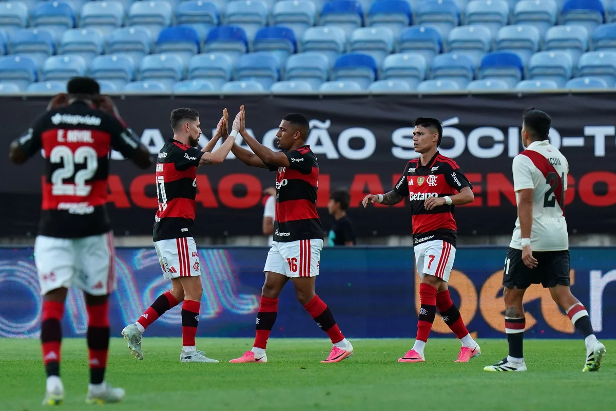 Flamengo empata por 2 x 2 diante do River Plate em partida amistosa - imagem 1 Flamengo empata por 2 x 2 diante do River Plate em partida amistosa - imagem 1