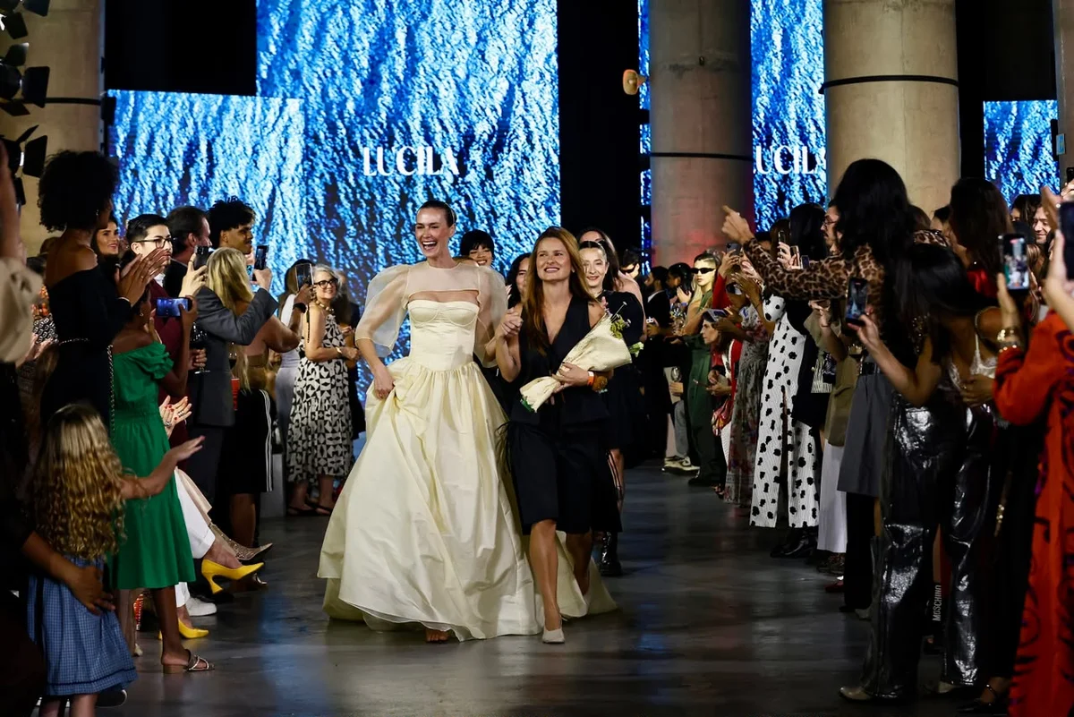 Metrópoles Catwalk: 4º dia tem estrelas e referências ao cinema e à música - imagem 3 Metrópoles Catwalk: 4º dia tem estrelas e referências ao cinema e à música - imagem 3