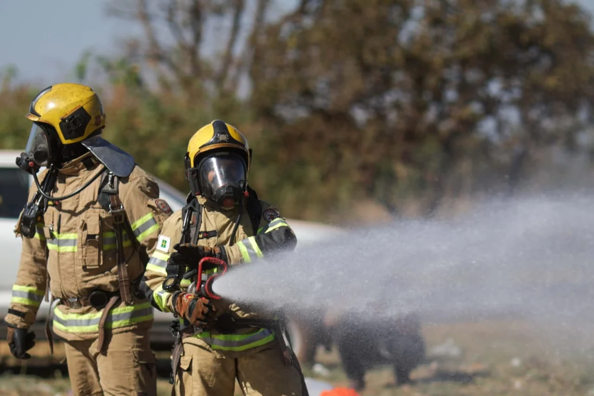 Treinamento simula resgate e socorro em eventual vazamento de combustível em oleoduto em Ceilândia Treinamento simula resgate e socorro em eventual vazamento de combustível em oleoduto em Ceilândia