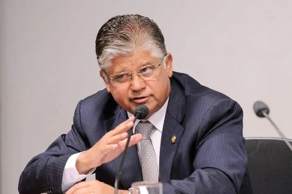 Justiça quebra sigilo de empresários que se vacinaram às escondidas