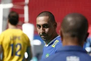 Torcedor enfrenta fila para assistir vôlei do Brasil no Mané Garrincha - imagem 6 Torcedor enfrenta fila para assistir vôlei do Brasil no Mané Garrincha - imagem 6