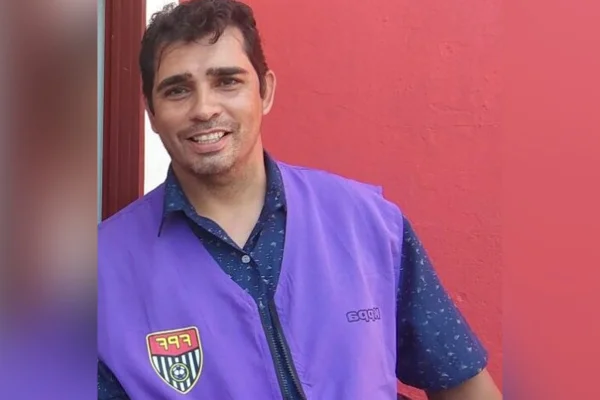 Narrador da Copinha antes de uma partida