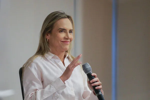 Celina Leão em sabatina da Asbraco