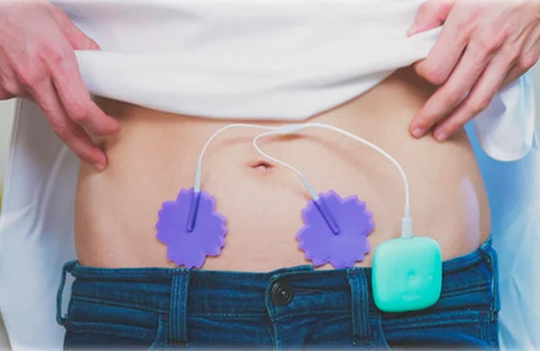 Dispositivo promete acabar com cólicas menstruais sem uso de remédios