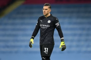 O goleiro brasileiro foi comprado do Benfica em julho de 2017, por 40 milhões de euros (R$ 260,22 milhões)