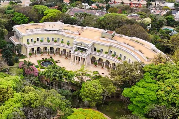 imagem colorida de mansão safra, em são paulo