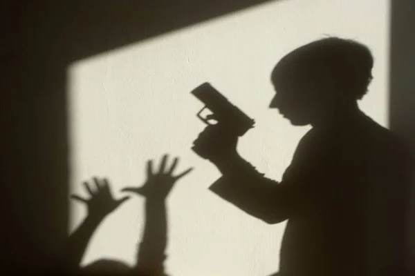 Adolescente quase é linchado por vizinhos após roubar casa no DF