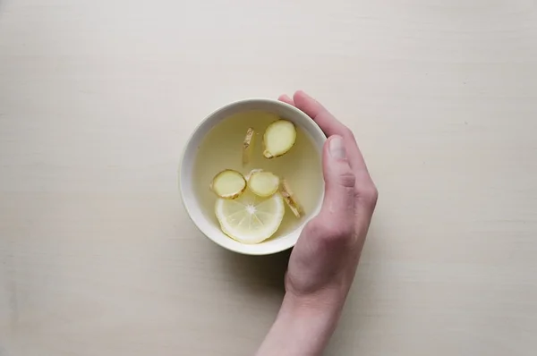 Tchau, gordura! Perca até 3 kg por semana com suco de gengibre e limão
