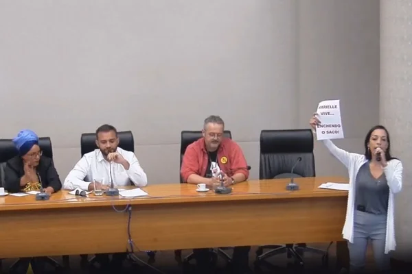 Donizet volta à CLDF para votações e Kelly Bolsonaro deixa o cargo