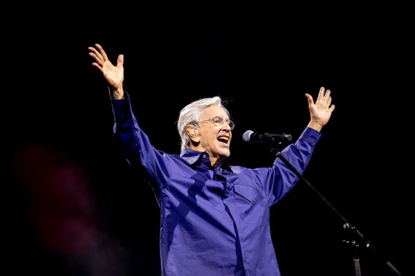 Caetano Veloso emociona Brasília com seis décadas de MPB