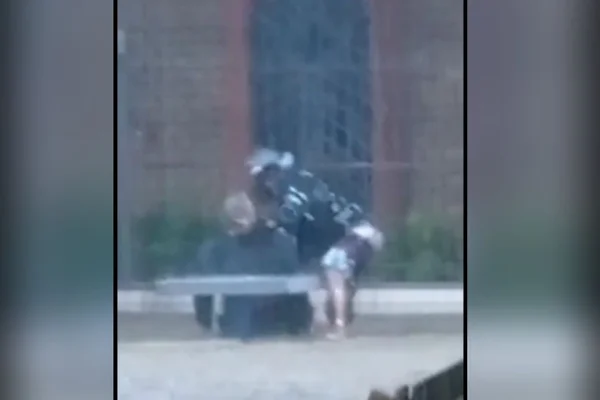 Motociclista tenta socorrer advogado que morreu na chuva em Belford Roxo