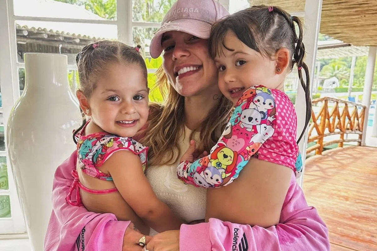 Virginia recebe apoio e críticas nas redes após cirurgia das filhas