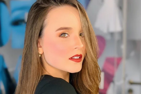 Larissa Manoela deve assinar com a Globo em 2020, diz colunista