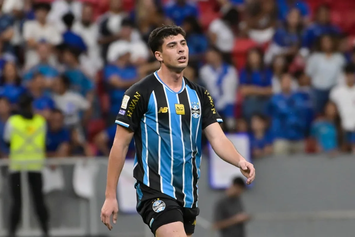 Gabriel Grando brilha e Grêmio vence o Cruzeiro em jogão no DF - imagem 12 Gabriel Grando brilha e Grêmio vence o Cruzeiro em jogão no DF - imagem 12