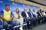 O chefe do Palácio do Buriti  pontuou que 2,8 milhões de peças serão confeccionadas e que pretende pedir ao Banco de Brasília (BRB) linhas de crédito para as malharias do Distrito Federal.