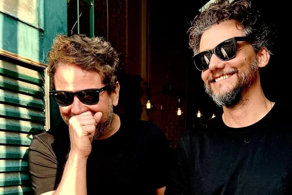 foto colorida de Selton Mello e Wagner Moura - metrópoles