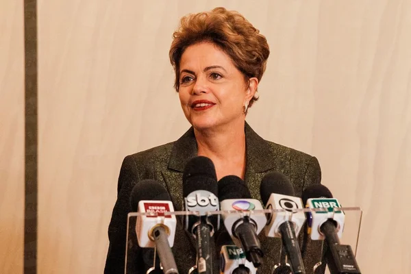 Dilma afirma que CPMF é crucial para o Brasil voltar a crescer