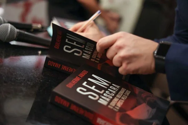 lançamento livro guilherme amado