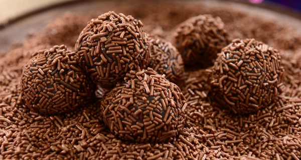 Descubra como preparar brigadeiro de Whey Protein em casa ou onde comprá-lo em Brasília