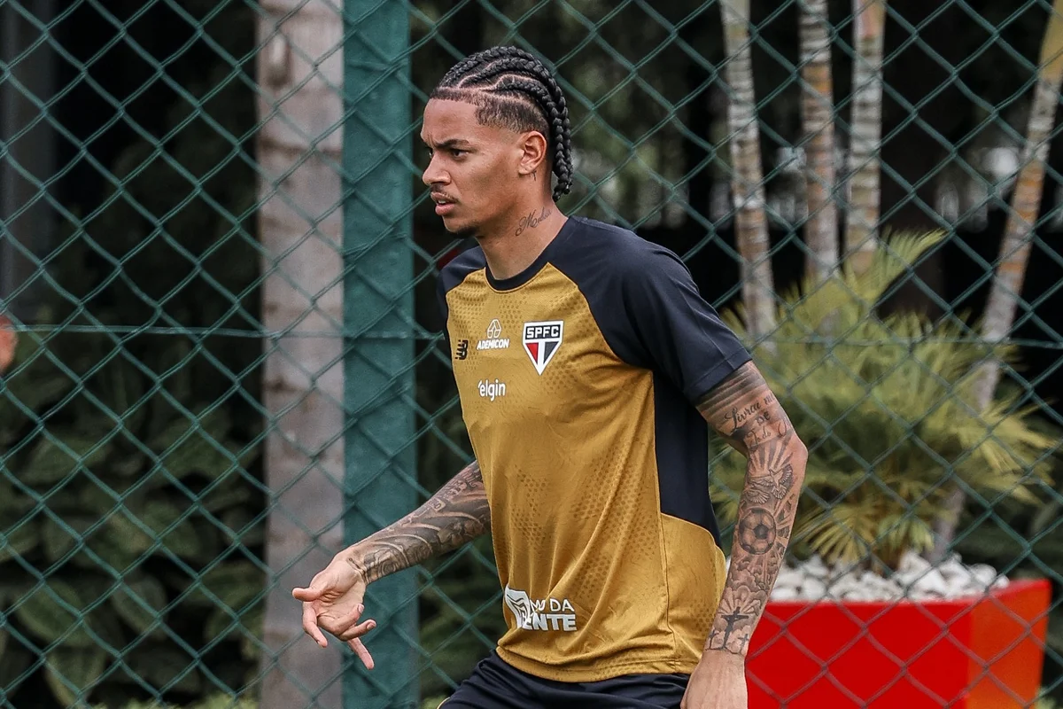 São Paulo retirou patrocínio master de bet dos uniformes de treino. São Paulo retirou patrocínio master de bet dos uniformes de treino.