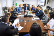 Reunião na Secretaria de Economia sobre reajuste salarial das forças de segurança do DF